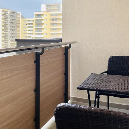 Apartment Mountain Crib In Urban Plaza W. Parking & Netflix Brașov