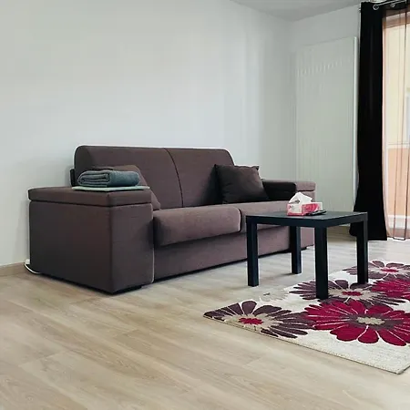 Mountain Crib In Urban Plaza W. Parking & Netflix Appartement *