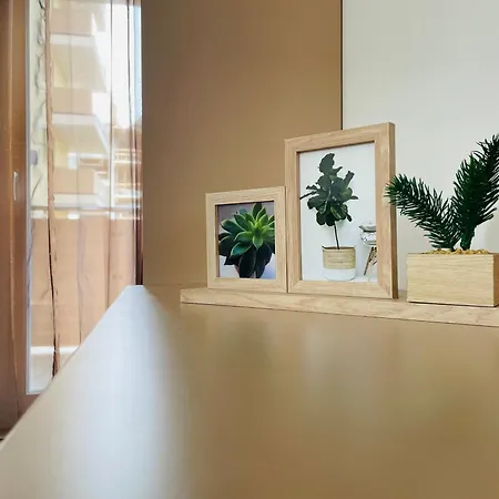 Mountain Crib In Urban Plaza W. Parking & Netflix