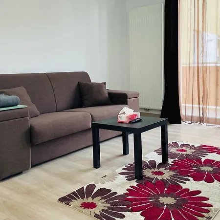 Mountain Crib In Urban Plaza W. Parking & Netflix Braşov