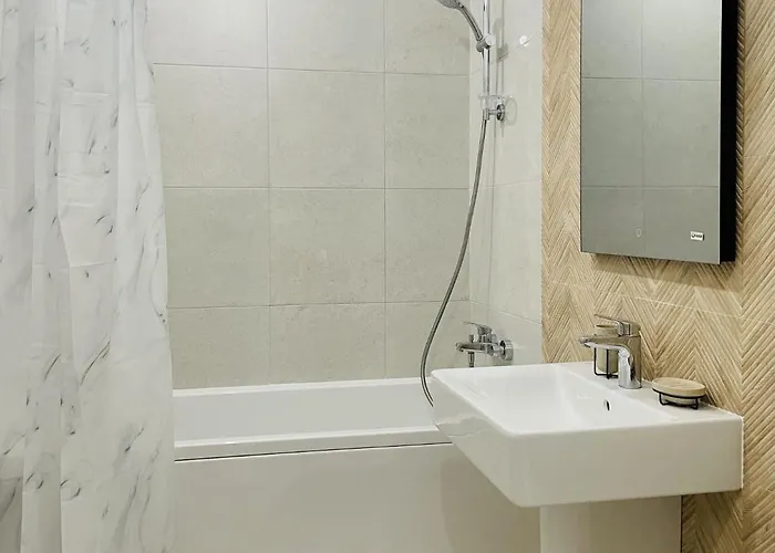 Apartment Mountain Crib In Urban Plaza W. Parking & Netflix