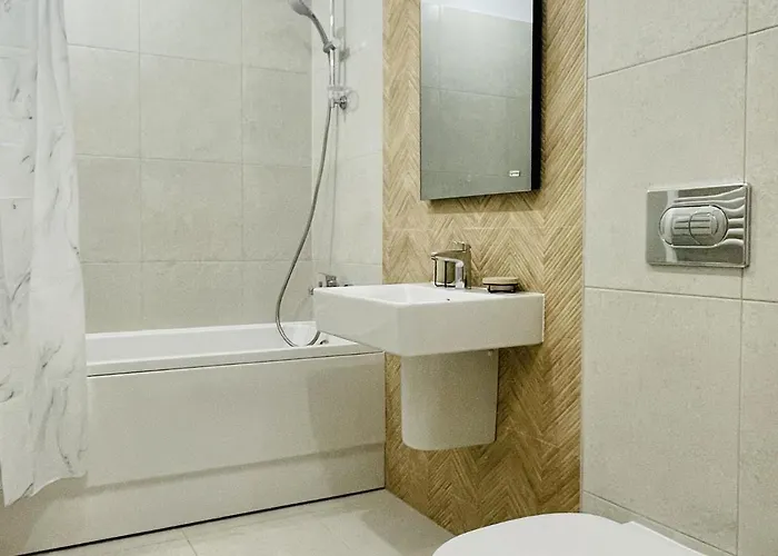 Mountain Crib In Urban Plaza W. Parking & Netflix דירה *