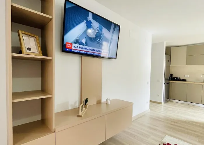 Mountain Crib In Urban Plaza W. Parking & Netflix Braşov